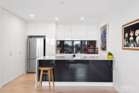 Property photo of 303/29 Loranne Street Bentleigh VIC 3204
