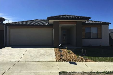 Property photo of 20 Pointer Drive Pakenham VIC 3810