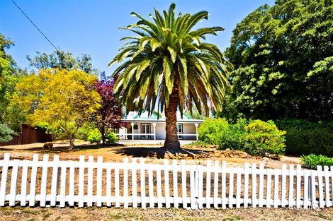 23 Lyndhurst Rd, Kalamunda, WA 6076