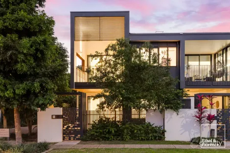 4/33 Parkside Cct, Hamilton, QLD 4007