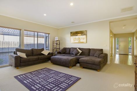 Property photo of 14 York Close Taylors Hill VIC 3037