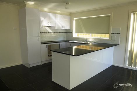Property photo of 23 Shakespeare Court Drouin VIC 3818