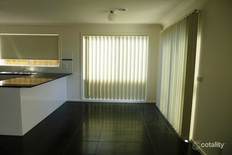 Property photo of 23 Shakespeare Court Drouin VIC 3818