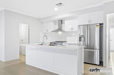 Property photo of 20 Elwood Loop Oakford WA 6121