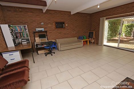 Property photo of 2 Waimea Place Lake Albert NSW 2650