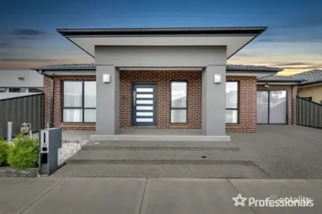 Property photo of 10 Elvire Road Craigieburn VIC 3064