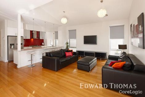 Property photo of 17 Shearwater Crescent Maribyrnong VIC 3032