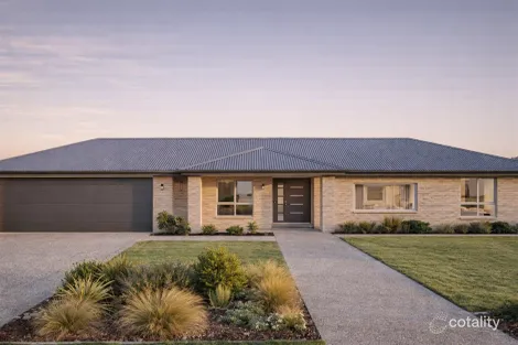 Property photo of 2 Firetail Avenue Regency Downs QLD 4341