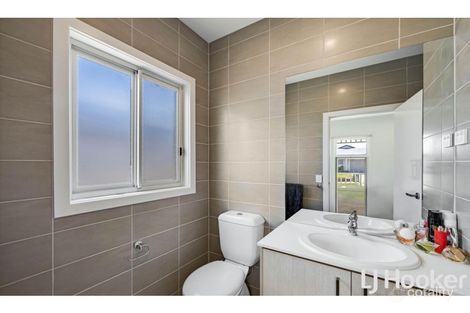 Property photo of 89 Crowlands Circuit Eynesbury VIC 3338