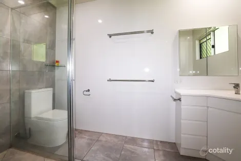 Property photo of 4 Samuel Court Burdell QLD 4818