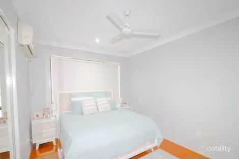 Property photo of 19 Wedgeleaf Place Ashfield QLD 4670