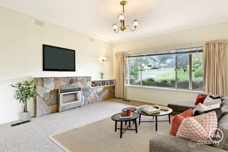 Property photo of 18 Frensham Road Macleod VIC 3085