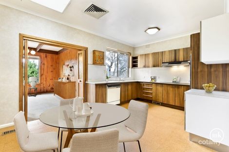 Property photo of 18 Frensham Road Macleod VIC 3085