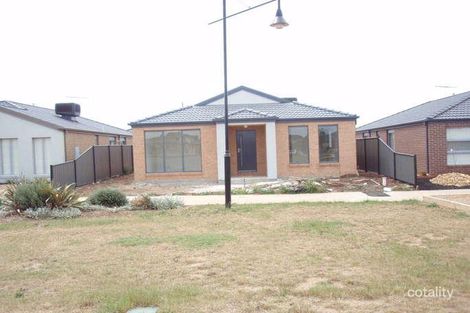 Property photo of 8 Leeds Walkway Derrimut VIC 3026