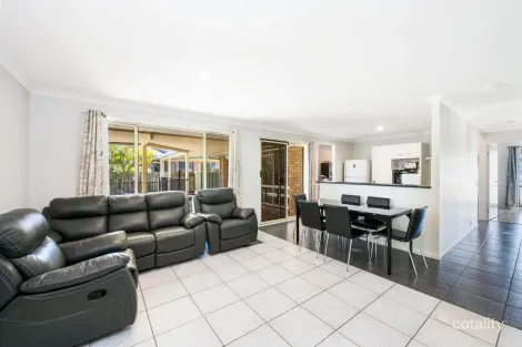 Property photo of 8 Albatross Close Forresters Beach NSW 2260