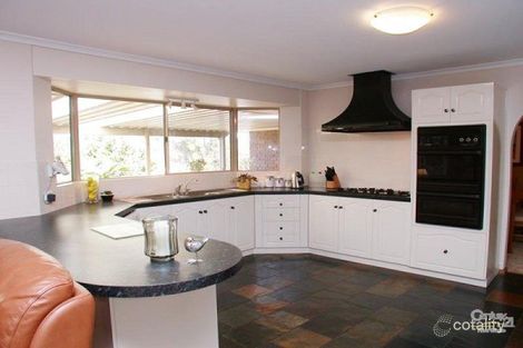Property photo of 2 Simon Court Aberfoyle Park SA 5159