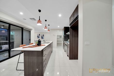 Property photo of 33 Bertie Street Manor Lakes VIC 3024