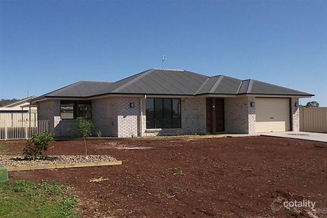 5 Lynne Ct, Oakey, QLD 4401