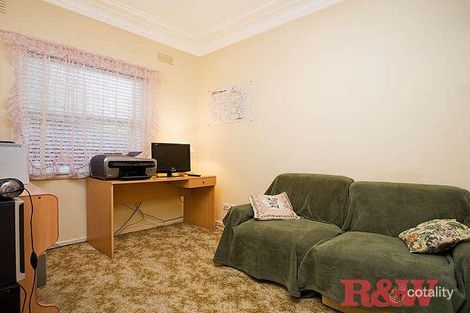 Property photo of 9 Waldo Crescent Peakhurst NSW 2210