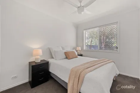 Property photo of 2 Guy Lane Oxenford QLD 4210