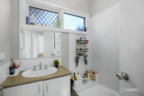 Property photo of 31 Swincer Way Koondoola WA 6064