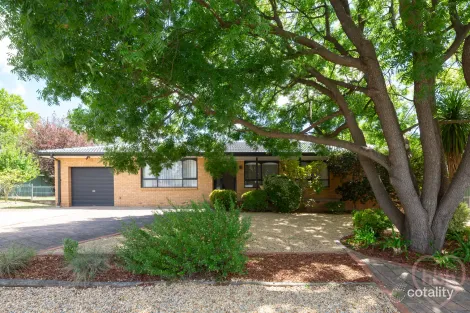 4 Percival St, Holder, ACT 2611