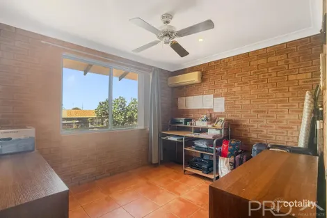 Property photo of 9/2 Sun Court Millars Well WA 6714