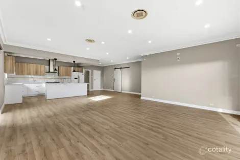 Property photo of 30 Clearview Crescent Clearview SA 5085