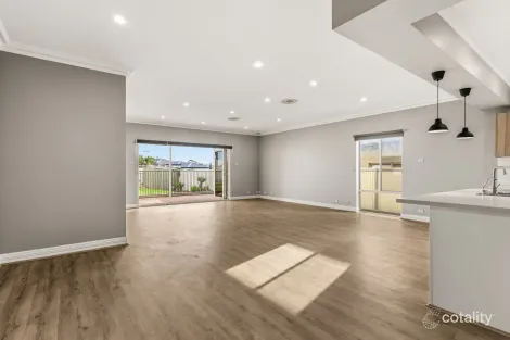 Property photo of 30 Clearview Crescent Clearview SA 5085