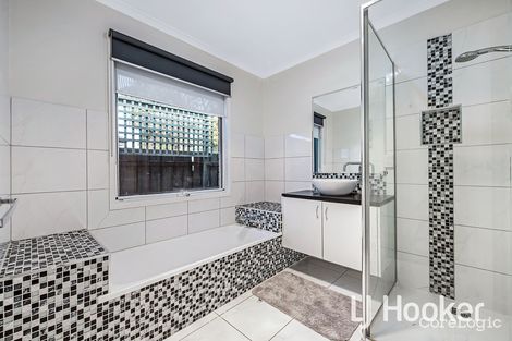 Property photo of 6 Edeys Run Hampton Park VIC 3976