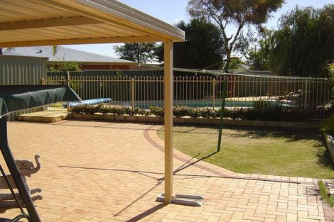 18 Latania Gr, Warnbro, WA 6169