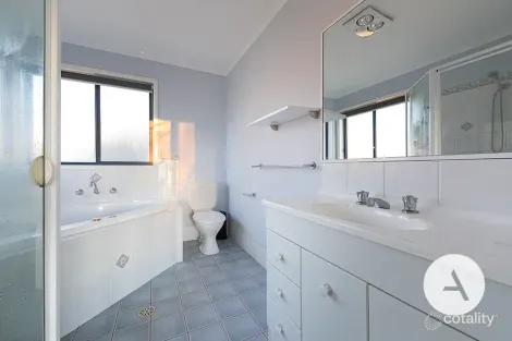 Property photo of 69 Hugh McKay Crescent Dunlop ACT 2615