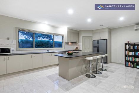 Property photo of 14 Manhattan Close Point Cook VIC 3030