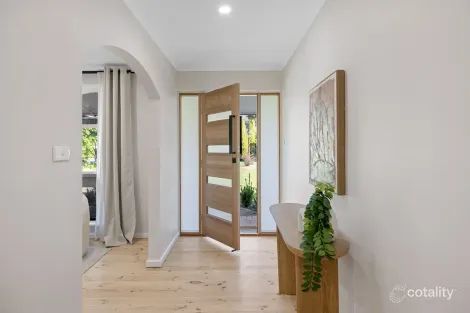 Property photo of 2 Ozone Court Paradise SA 5075