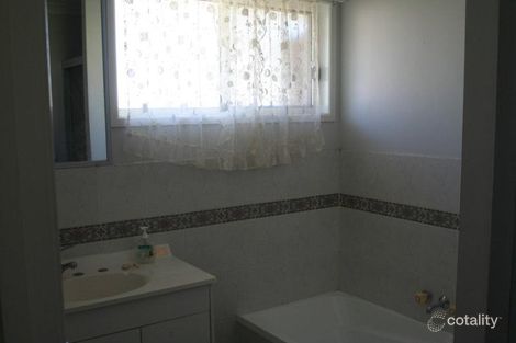 Property photo of 3 Waldby Court Emerald QLD 4720