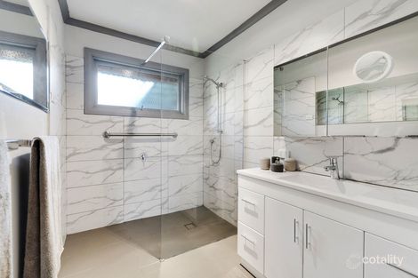 Property photo of 3 Cassia Grove Frankston VIC 3199