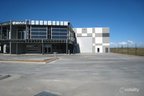 8 Eucumbene Dr, Ravenhall, VIC 3023