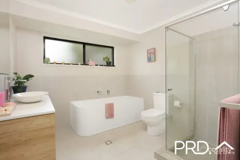 Property photo of 21 Altissimo Close Varsity Lakes QLD 4227