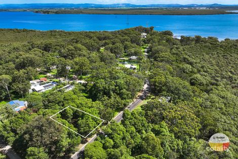 4 Bangalow St, Russell Island, QLD 4184