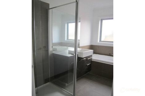 Property photo of 2/36 Warrawee Road Leopold VIC 3224