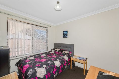 15 Parkfield Rd, Kelmscott, WA 6111