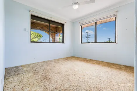 Property photo of 37 Griffith Road Scarborough QLD 4020