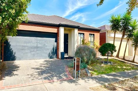 Property photo of 29 Hindmarsh Drive Manor Lakes VIC 3024