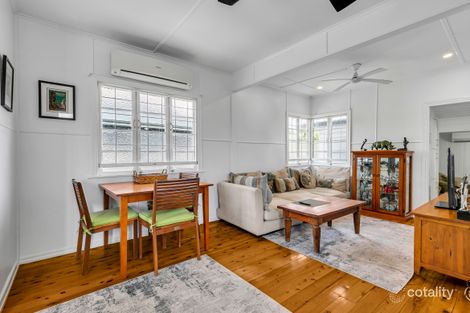 Property photo of 140 Englefield Road Oxley QLD 4075