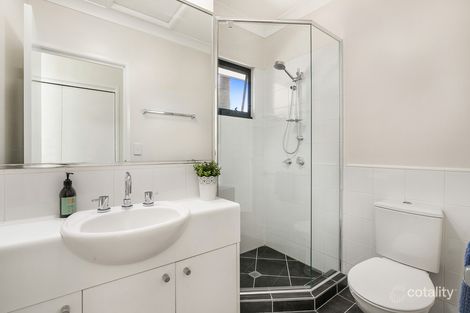 Property photo of 1/122 Central Avenue Indooroopilly QLD 4068