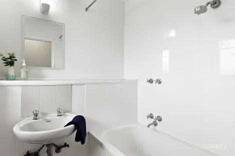 Property photo of 35/6-8 Glen Eira Road Ripponlea VIC 3185