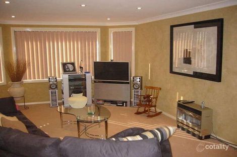 Property photo of 2/11 Eucumbene Avenue Flinders NSW 2529