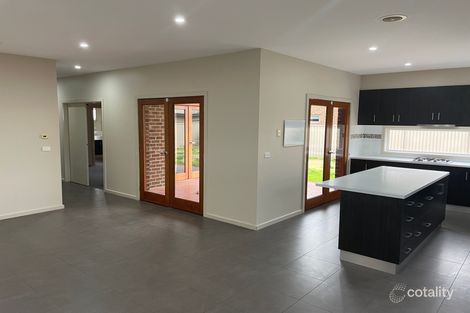 Property photo of 31 Lancefield Drive Caroline Springs VIC 3023