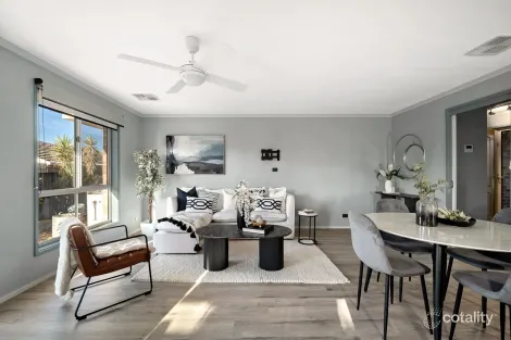 Property photo of 27 Magenta Square Amaroo ACT 2914