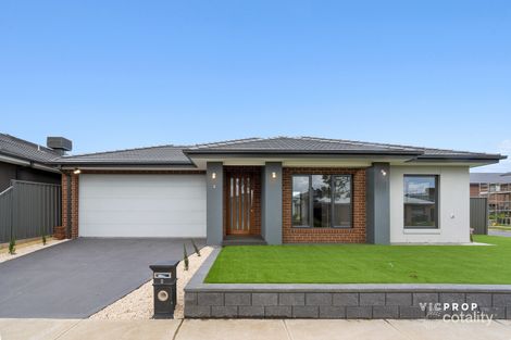 Property photo of 2 Luster Crescent Tarneit VIC 3029